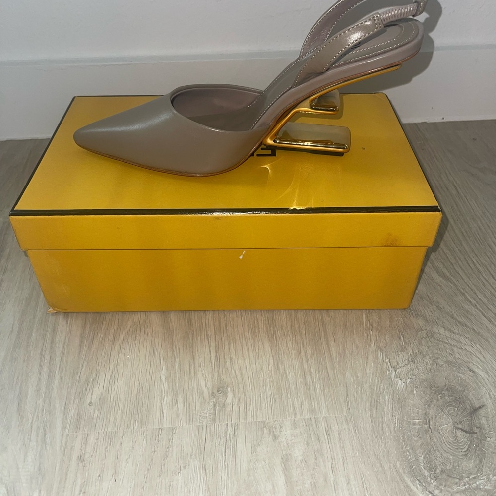 Fendi - Picture 6 of 12